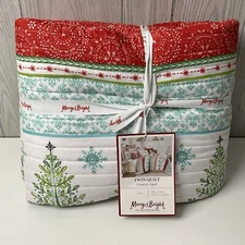 Levtex Home Merry & Bright Collecion - Comet and Cupid Quilt - Twin - NWT