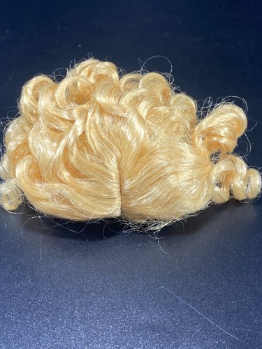 MADAME ALEXANDER DOLL WIG FOR 8"-10" BLONDE Curly HAIR NEW - Picture 2 of 5