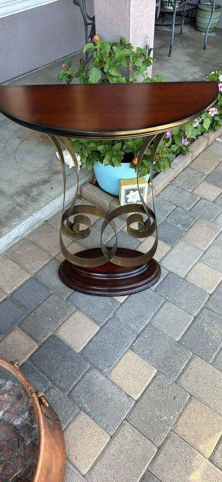 Mesa de abraço de parede Bombay Furniture Company vintage meio círculo madeira - Imagem 2 de 4