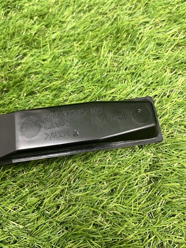 Hoover Windtunnel U5491900 OEM Placa inferior genuina con tornillos 37245-109 - Imagen 4 de 6