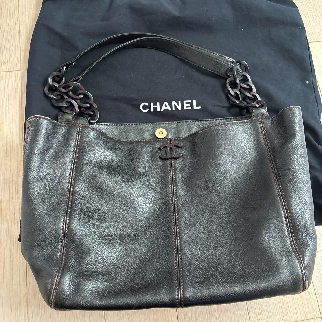 CHANEL Dark Brown Leather Shoulder Bag with Gold Hardware PGAXOE