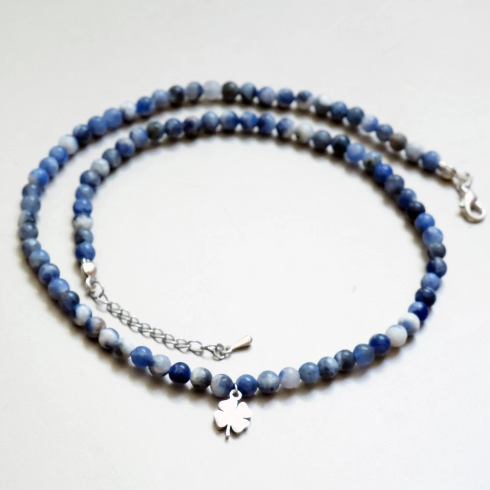 Sodalith Halskette – 4mm Perlen, Kleeblatt Anhänger, Handgefertigter Schmuck - Bild 4 von 4