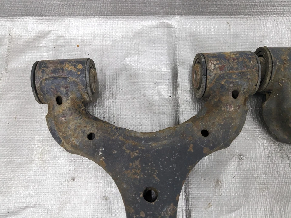 Brazos de control superiores traseros 90-05 MAZDA MIATA, OEM 1990-2005 Foto 2 de 4