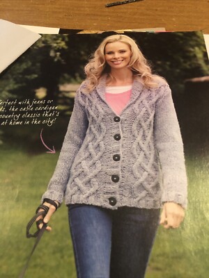 Weekend Getaway Grobstrickjacke Damen mit Zopfmuster Strickmuster Sirdar 