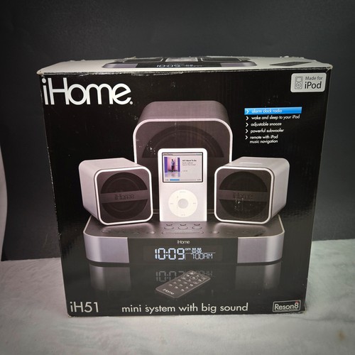 iHome iH51 2.1 Micro System with Dual Alarm Clock Radio for iPod (Silver) - 第 1/9 張圖片