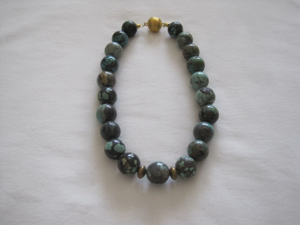 Halskette mit Türkisfarbenen Steinen und vergoldeter Silbermagnetschliesse (925) - Bild 2 von 4