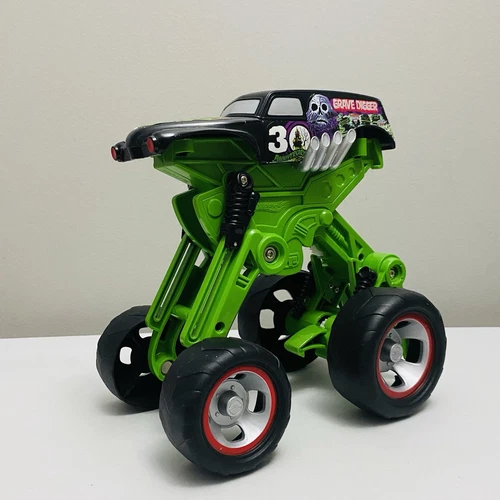 Vintage 2004 Hot Wheels Monster Jam Truck Mega Air Jumper Grave 30th Anniversary