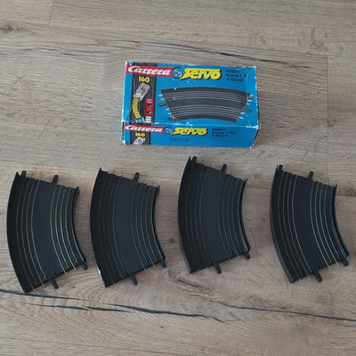 Carrera Servo 160   Kurve 1/45° (4 Stück) schwarz, Maßstab 1:60 68501
