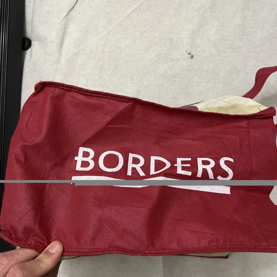 Bolso de Mano Librería Borders Negro Rojo Marca Leeds 15x15 RARO USADO EN EXCELENTE ESTADO Foto 3 de 4