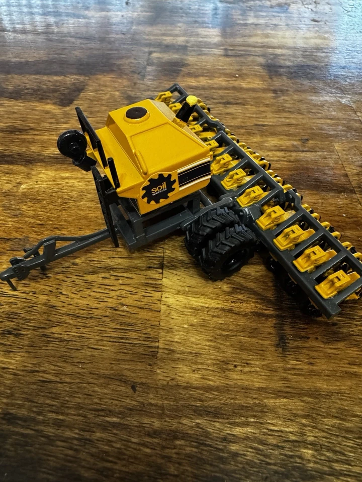 1/64 Custom Yellow 12row Striptill Farm Toy  - Image 3 of 4