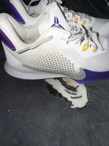Nike Kobe Mamba Fury Lakers Home Size 10.5 Mens Shoes - Picture 2 of 9
