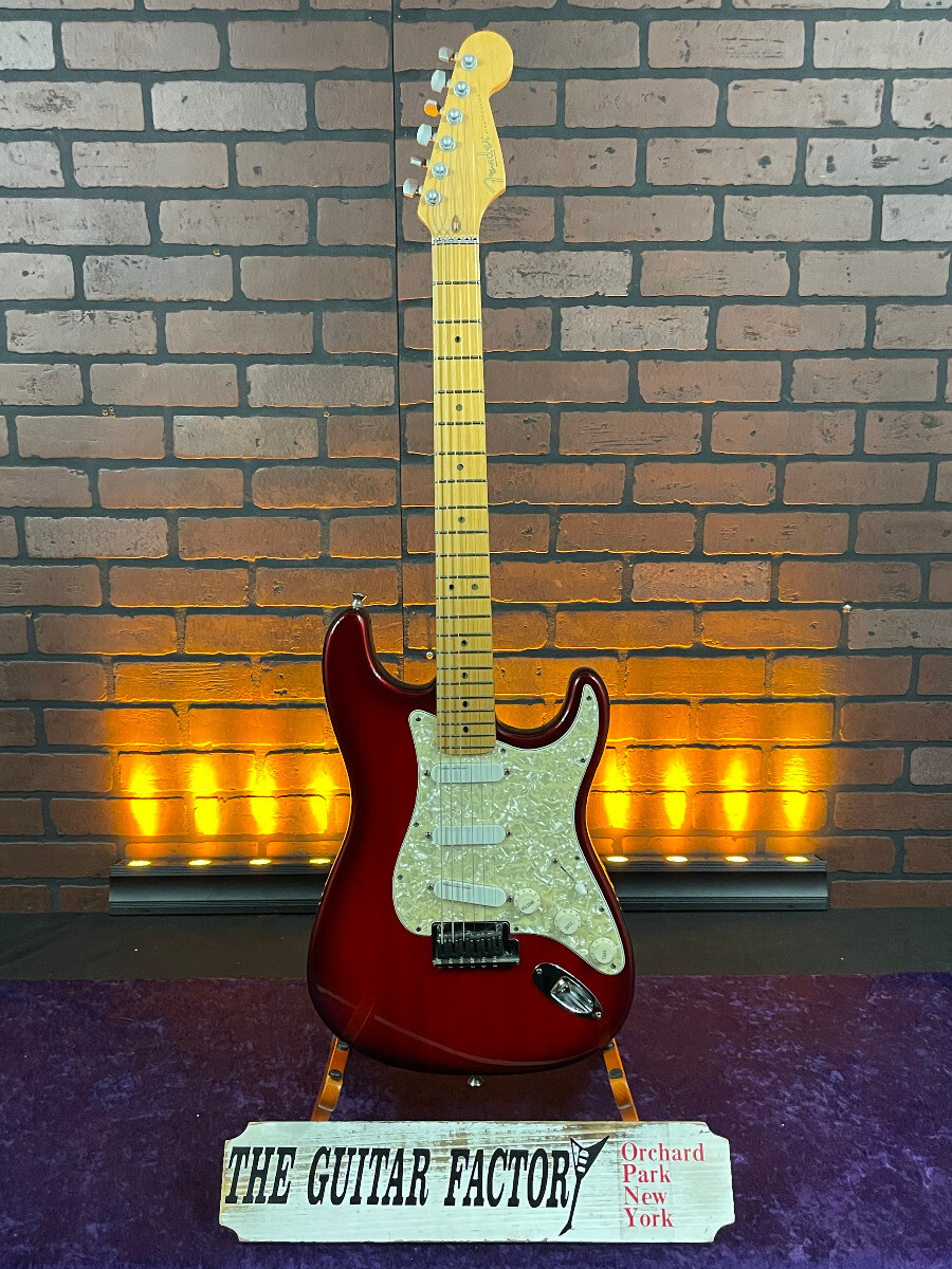 ギター Fender Stratocaster Plus Deluxe Mod ギター Fender Stratocaster Plus Deluxe Mod Fender USA