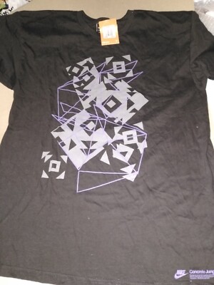 Nike Sportswear Mens SS NYC Concrete Jungle T Shirt Purple Large NWT 