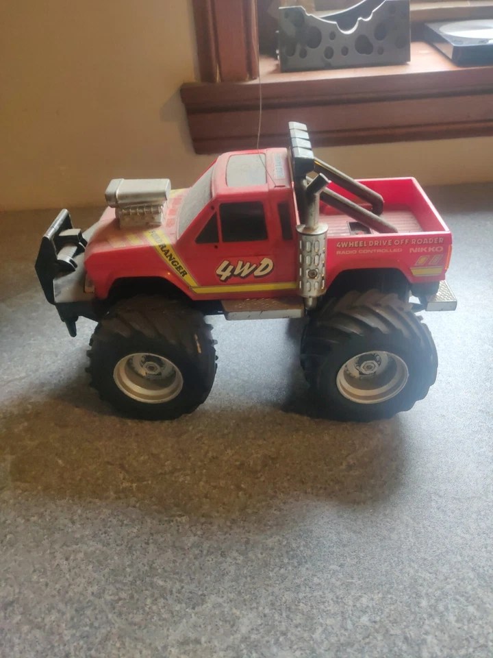 VINTAGE RARE TANDY NIKKO FORD RANGER 4x4 R/C 1/18 scale 27 MHz - Image 2 of 4
