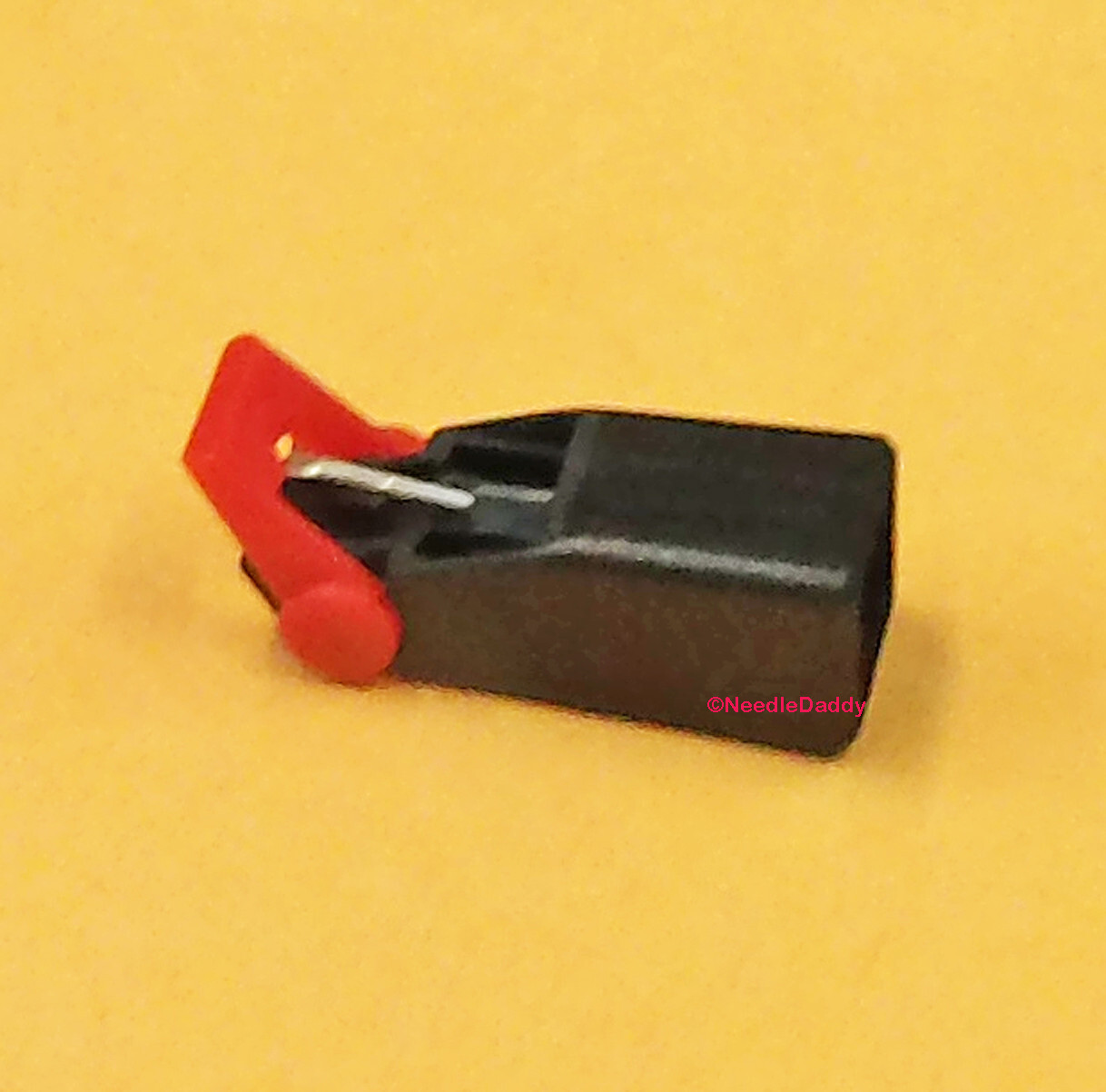 NEW TURNTABLE NEEDLE for Magnavox 4H251300709 FITS PHILIPS GP330 GP-331 596-D7