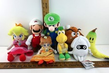 Super Mario Bros Nintendo Plush Lot of 8 - Mario,Luigi,Peach,Goomba Banana