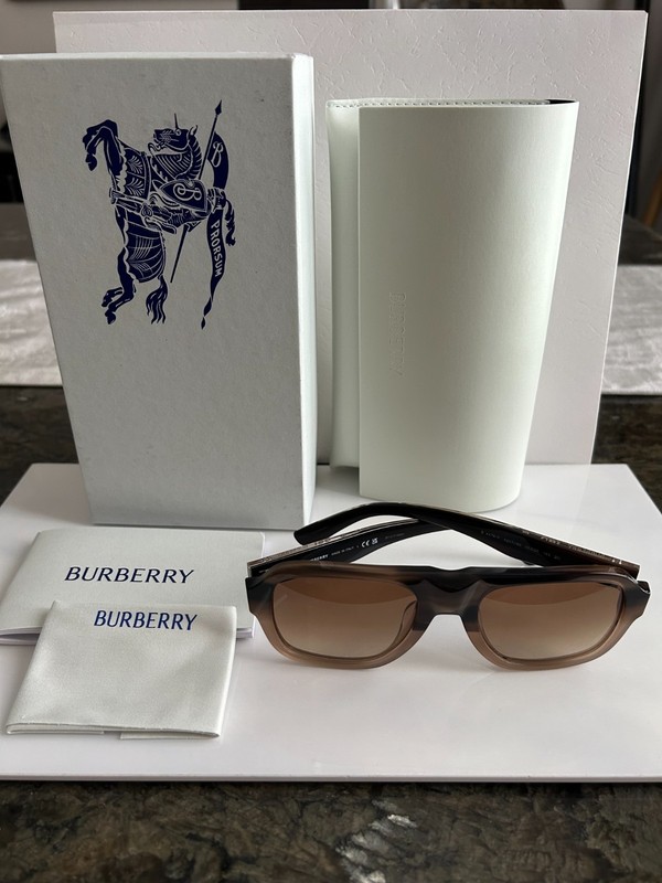 NEW: BURBERRY 4478 Brown Beige Frame/Brown Lenses/Never Worn: 100% Authentic