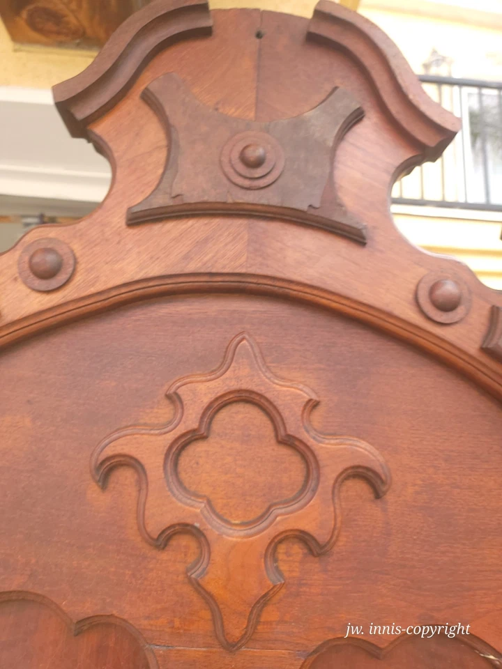 Marco de cama antiguo de cerezo macizo influencia francesa/española Foto 4 de 4