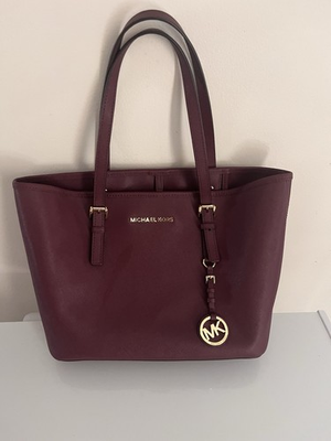 #ad Michael Kors Jet Set Dark purple Tote $50.00