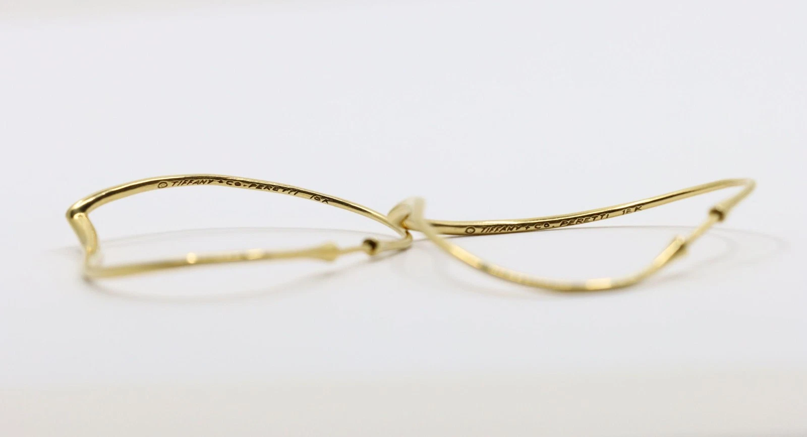 Orecchini a cerchio Tiffany & Co. Elsa Peretti in oro 18 carati a forma di cuore