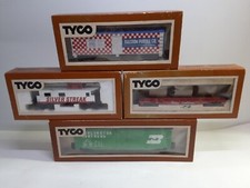 Lot of 4 Vintage TYCO HO Scale Freight, Caboose, Hopper, Flat Cars- see photos