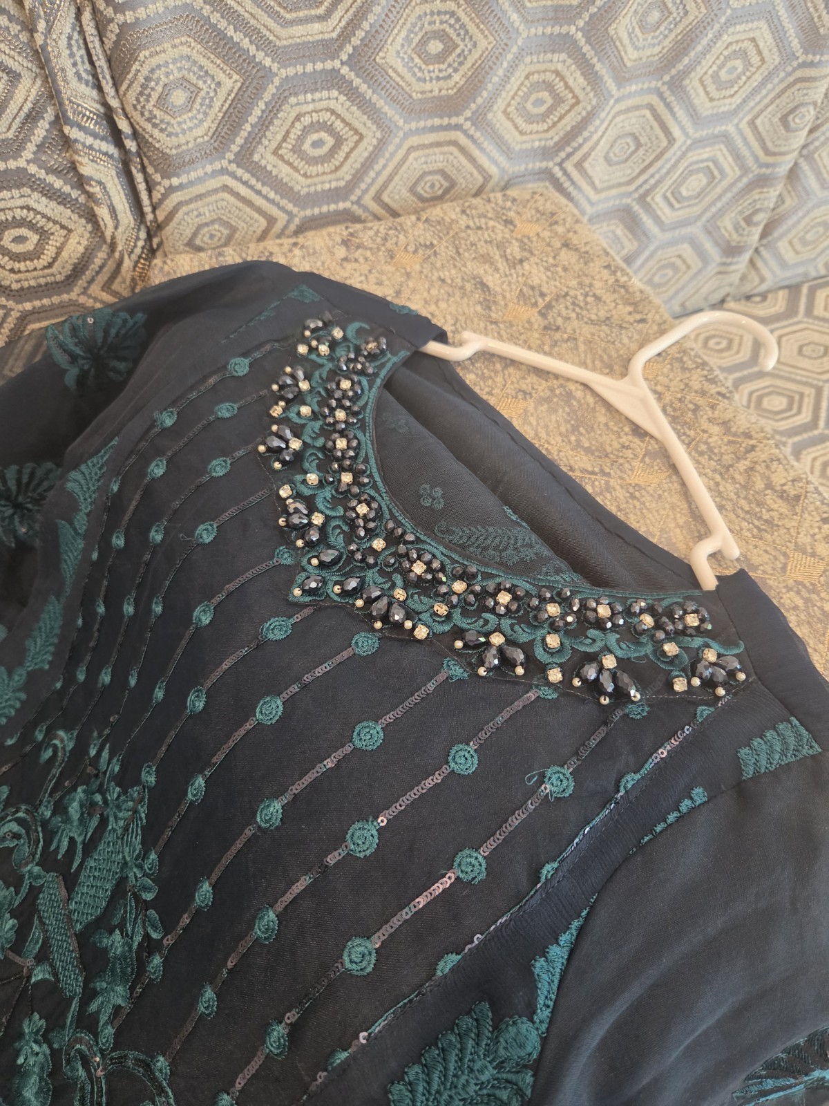 Pakistani Shalwar Kameez - image 2