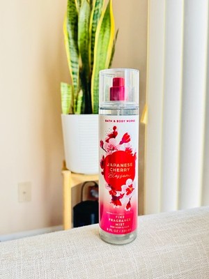 BATH AND BODY WORKS FINE FRAGRANCE MIST BRAND NEW 8 FL OZ