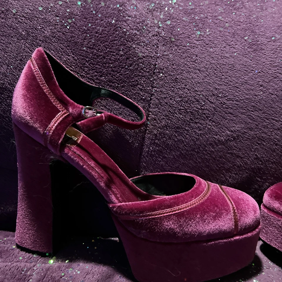 Zapatos de fiesta Jeffrey Campbell para mujer con plataforma de terciopelo rosa talla 7/8 nuevos sin caja Foto 3 de 4