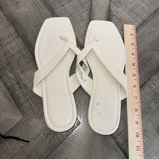 Old Navy Flip Flop Sandals Women s Size 8 White Solid Flat MPN 751141-01