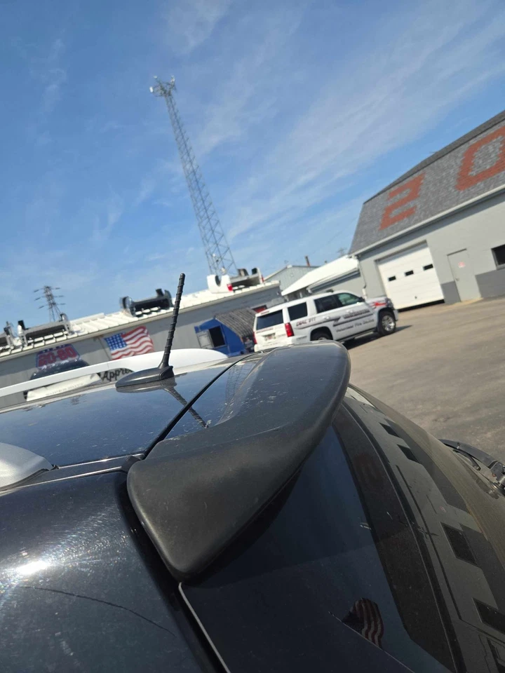 Used Rear Spoiler fits: 2011 Kia Sorento high mounted stop lamp Rear Grade A - Изображение 2 из 4