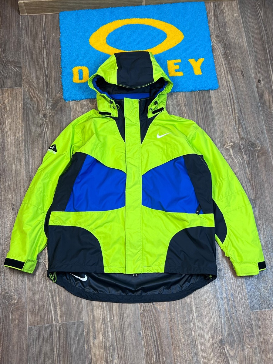 Mens Vintage Nike ACG Green Hooded Packable Light Jacket Mens Vintage Nike ACG Green Hooded Packable Light Jacket