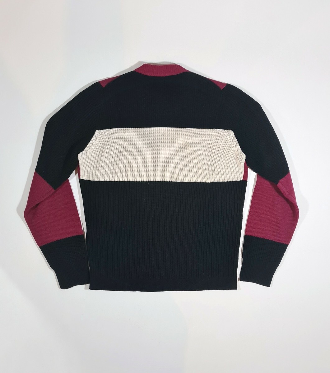 【送料&関税込】Stone  Logo Badge Sweater STONE ISLAND Logo Badge Crew Sweater | 18montrose