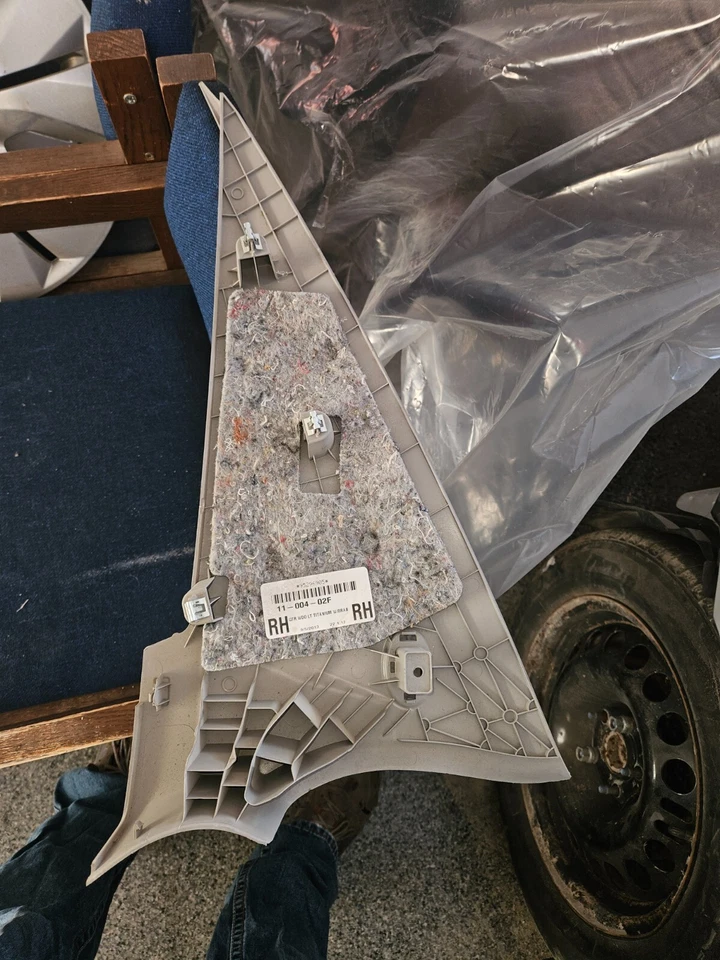 Genuine GM 2011-2016 Chevrolet Cruze Right Side Upper Quarter Trim 94556884 - Image 3 of 3