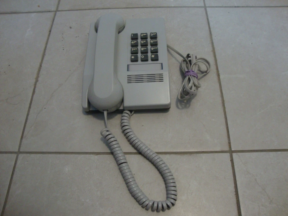 GRAY HARMONY NORTHERN TELECOM TELEPHONE MADE IN CANADA Foto 2 de 4