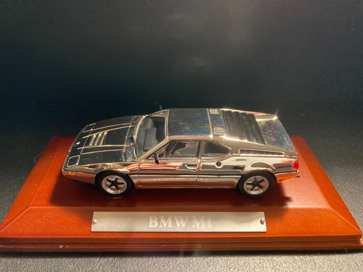ミニカー 1/43 BMW M1 collector's model. BMW RARE VINTAGE M1 Procar red white blue 1/43 model car
