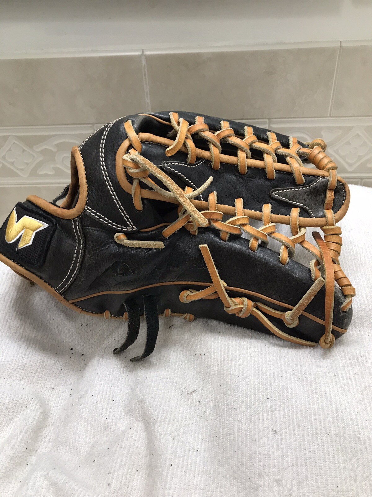 Mizuno Volt Boys Middle Or High School 12.5” Outfielders Baseball Glove