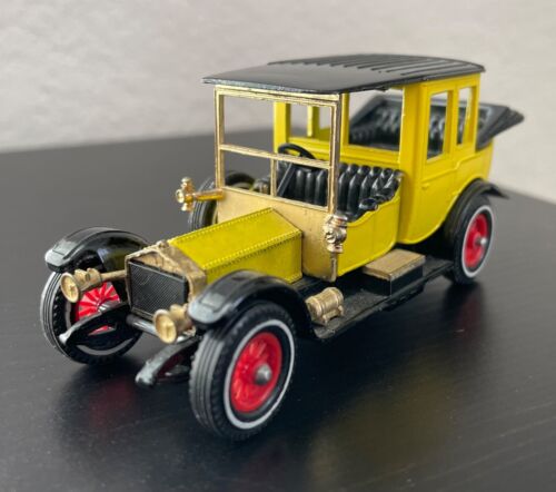Matchbox Models Of Yesteryear Vintage 1912 Rolls Royce, Yellow - Picture 3 of 6