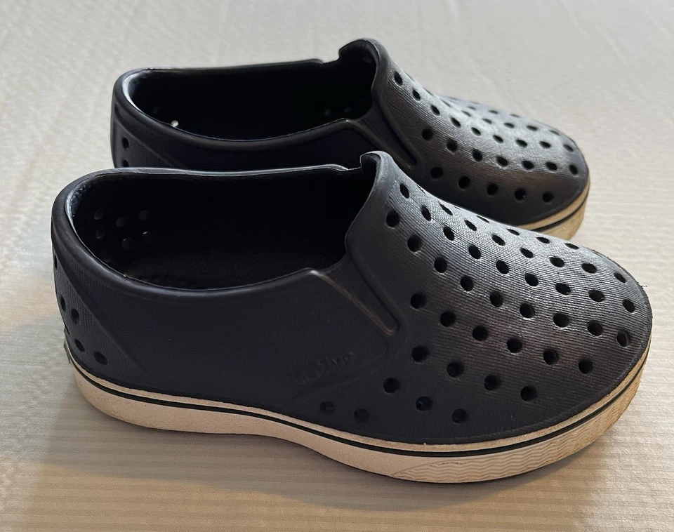 Sapatos infantis nativos azul marinho tamanho C6 - Imagem 3 de 4