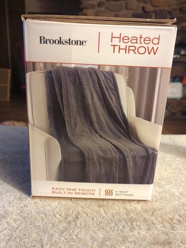 Brookstone, 50"x60" Heated Plush Throw w/ Built in Remote Gray Grey New In Box - Picture 3 of 4