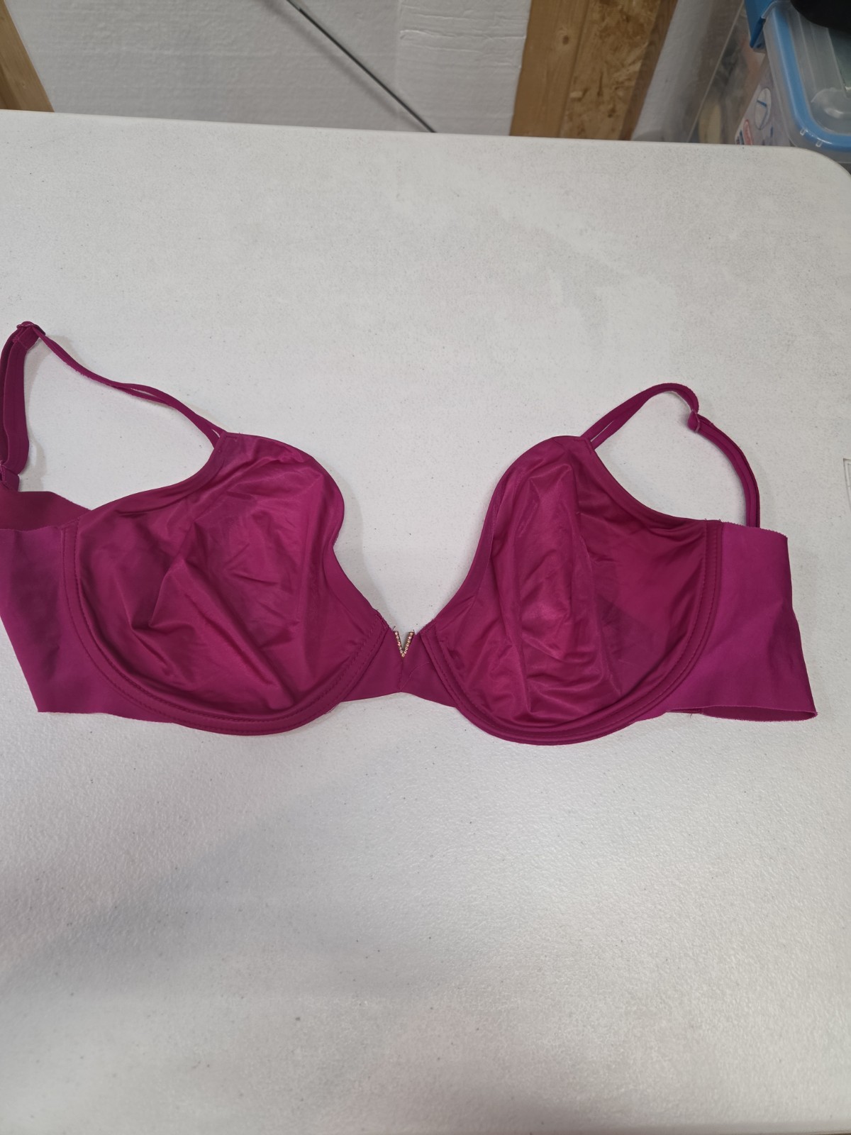 Victoria’s Secret Sheer Wing Bra 32DDD Magenta Rhinestone V
