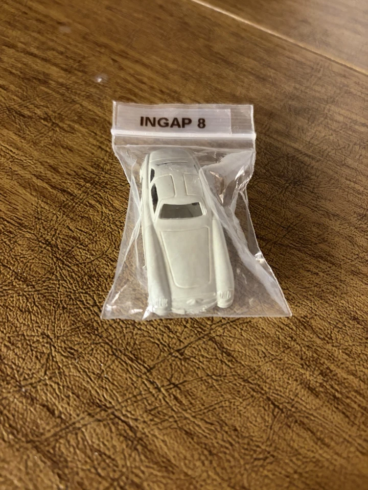 5 coches de juguete de plástico Ingap hechos en Italia. Uno #4, dos #8, dos #12. Muy buen estado. Foto 4 de 4