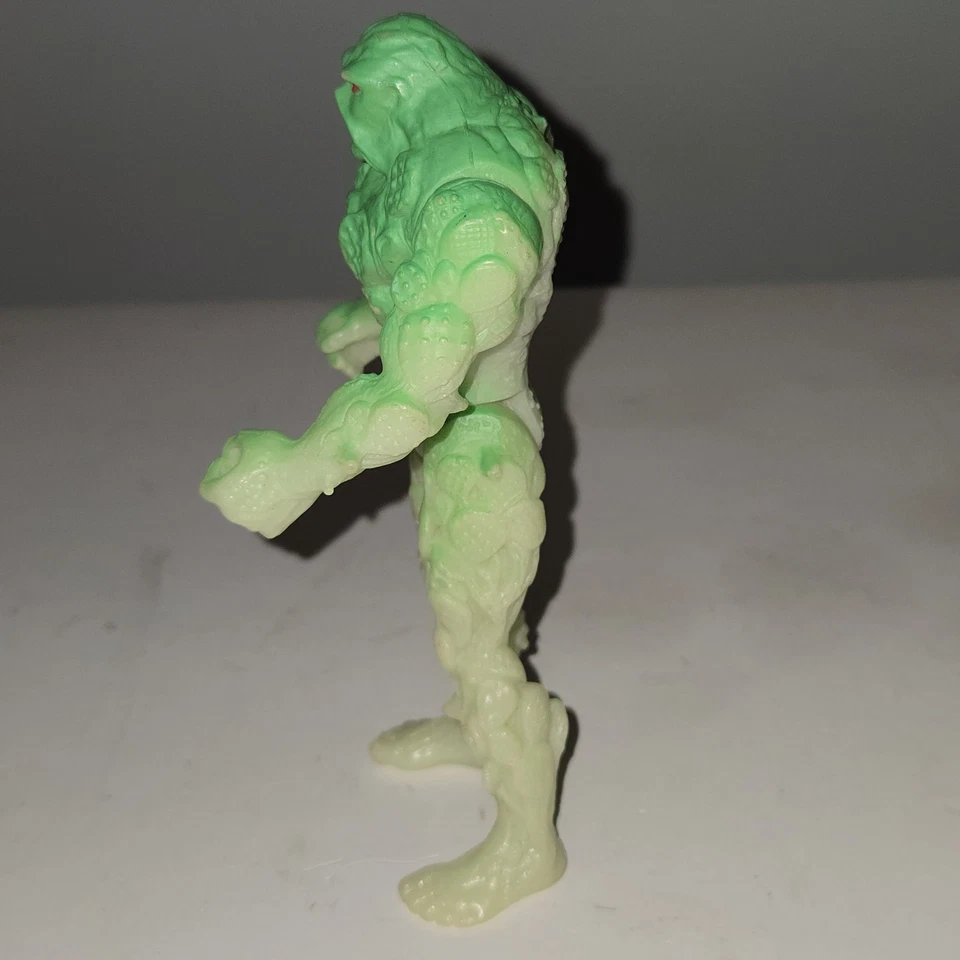Swamp Thing Kenner 1990 Glow in the Dark Action Figure DC Comics Loose WORKS - Image 4 of 4