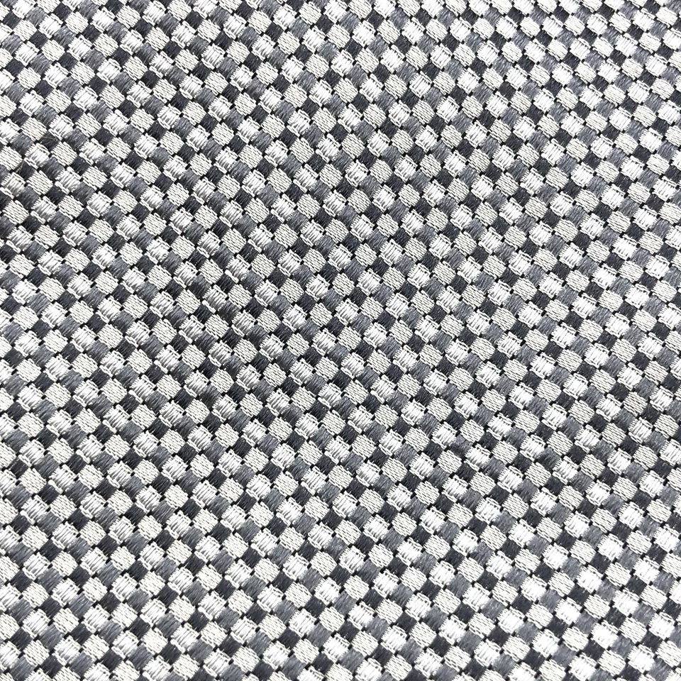 Geoffrey Beene Men's Silk Tie Silver and Grey 3.75 x 59" - Image 2 of 4