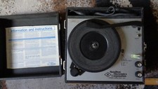 VINTAGE RECORD PLAYER MODEL 910 MADE BY HAMILTON ELECTRIC