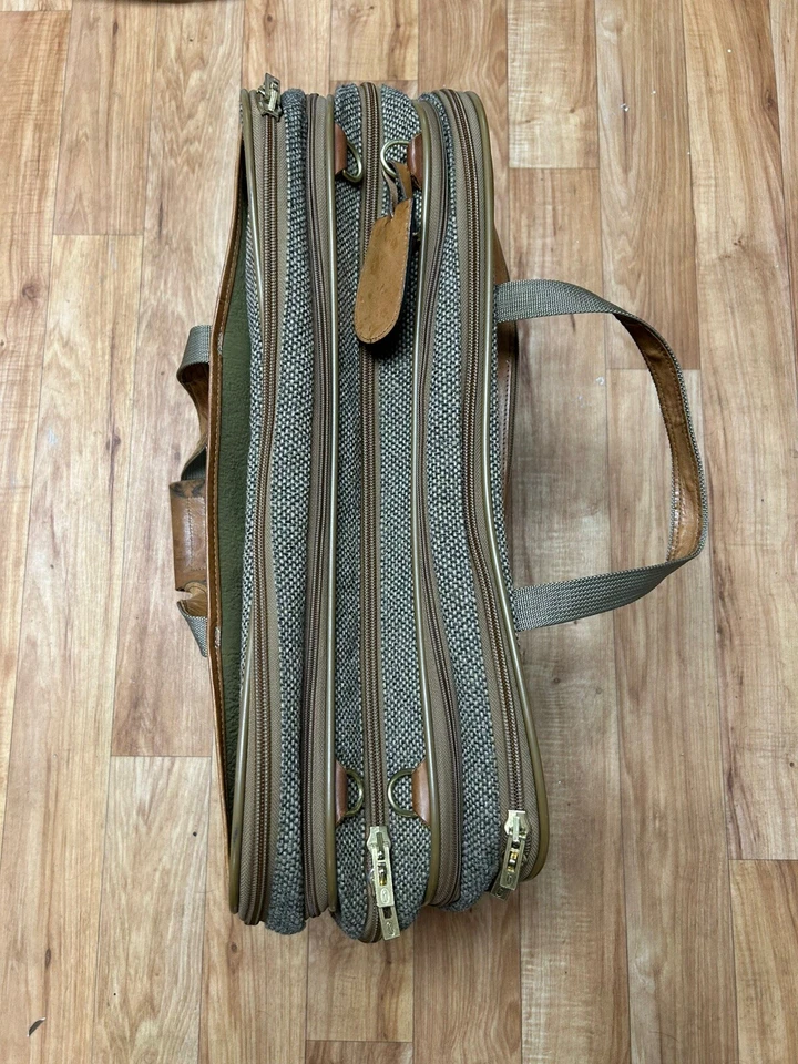 Vintage Hartmann Tweed Clothing carry on - Image 3 of 4