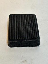 6131 Reliant Scimitar GTE, Regal Sidevalve Pedal Rubber