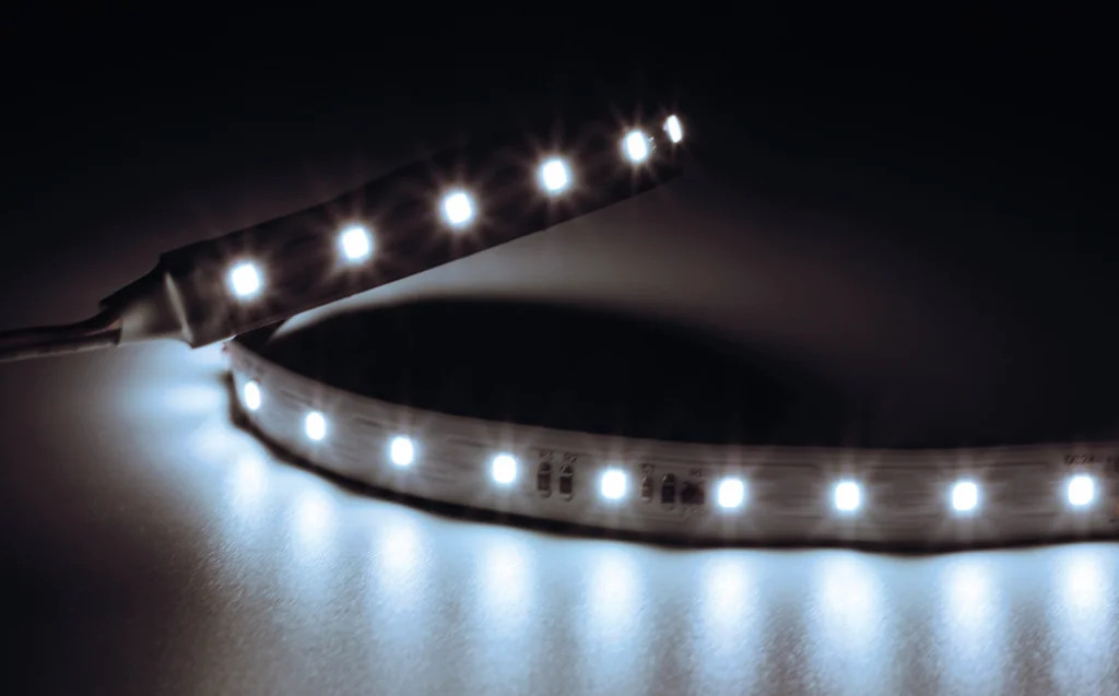 LED Tape 15m x 12mm 24v IP20 4000K 6w/M 760lm/M Max Integral ILSTWHIA140E