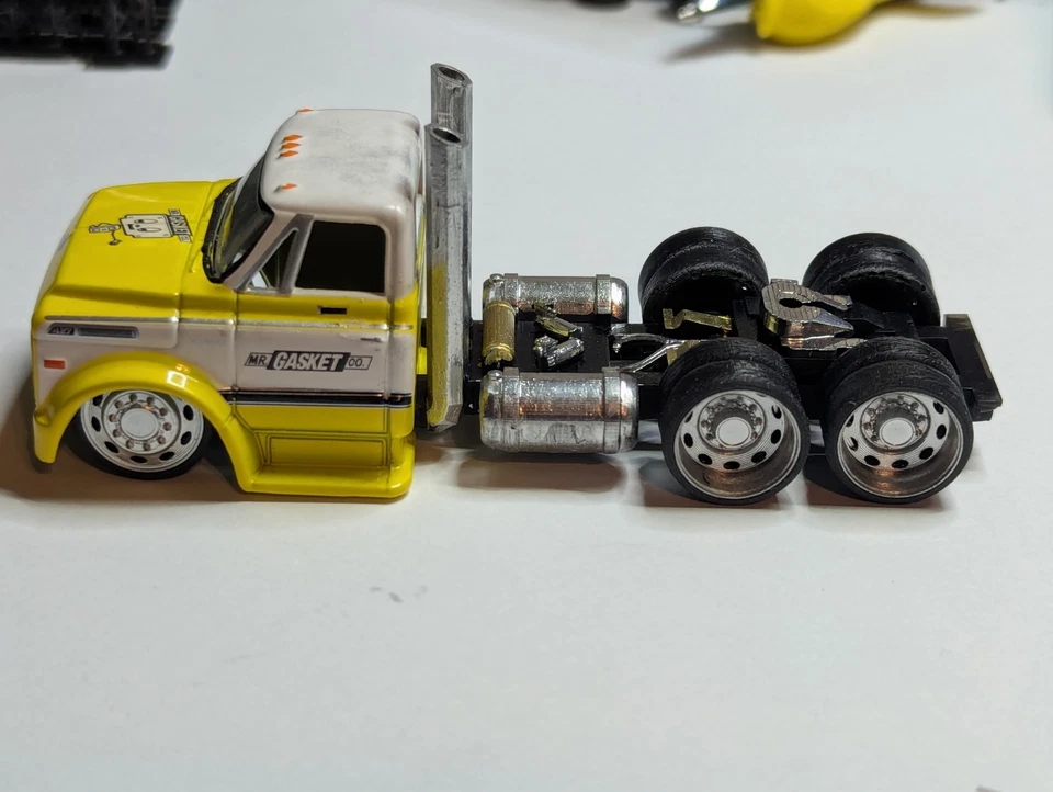 1/64 Scale Custom 3D printed M2 C-60 Tandem Axle Base/Wheels (Updated Version) - Image 3 of 4