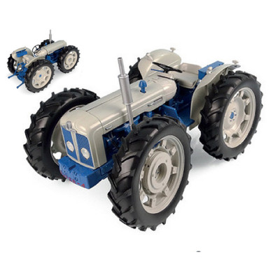 TRATTORE FORD COUNTY SUPER 4 1963 1:16 Universal Hobbies Mezzi Agricoli e Access