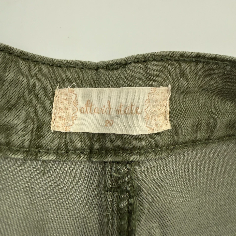 Pantalones cortos de mezclilla Altar'd State verde dobladillo deshilachado talla 29 mezcla de algodón elástico Foto 4 de 4